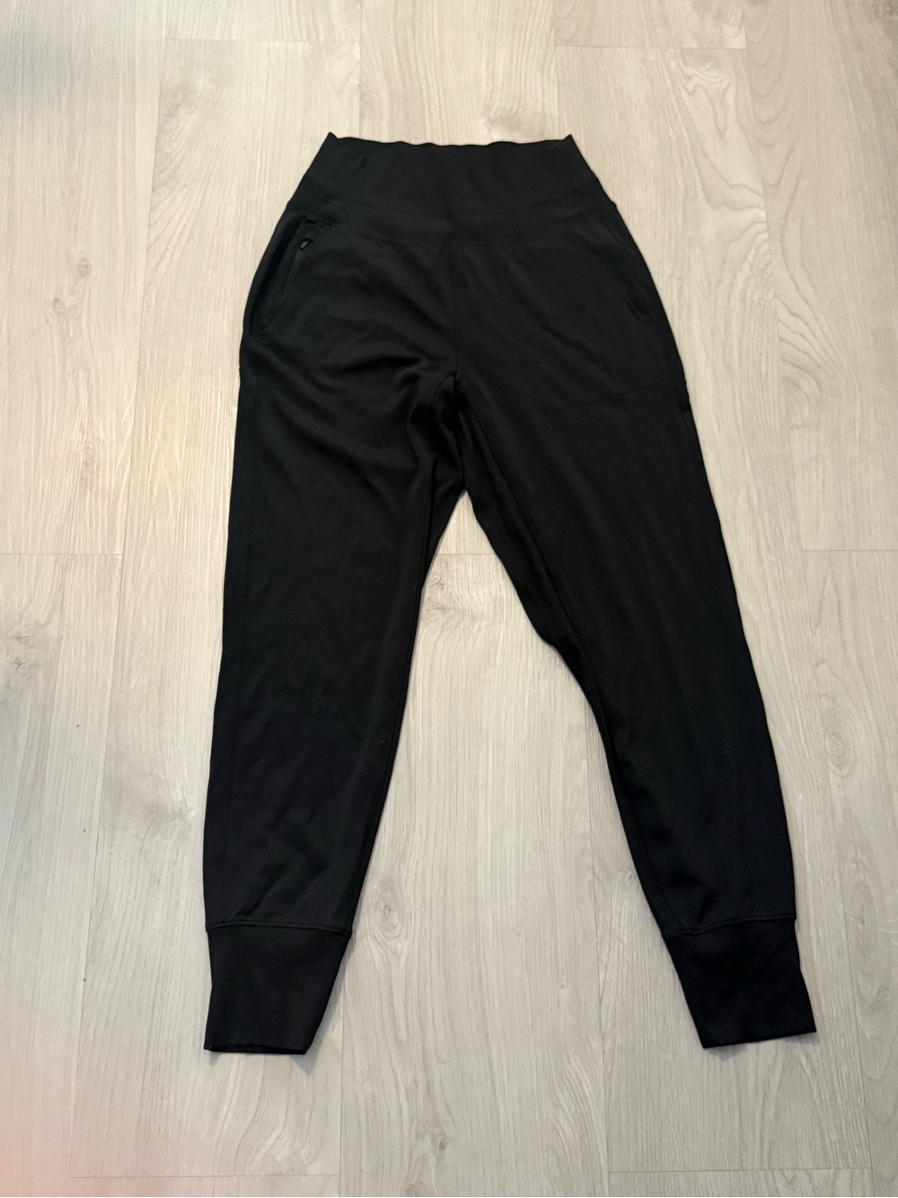 Athleta Salutation High Rise Joggers Black Tapered Sweatpants Size XS